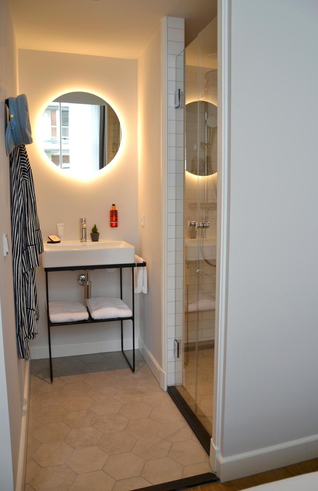 Finch Boutique Hotel, Downtown Hotel 4*